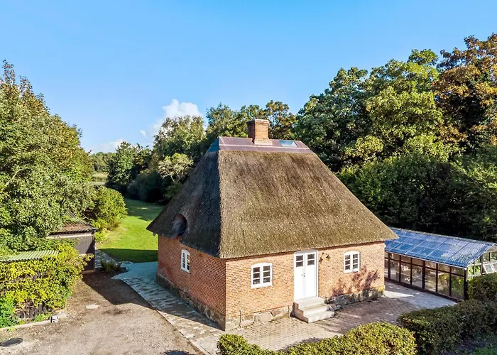 Semesterbostad 2 Bedroom Cozy In