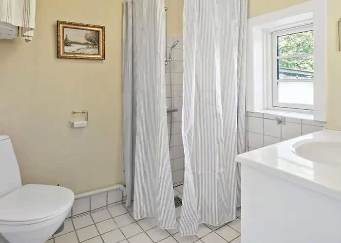 2 Bedroom Cozy In Oster Ulslev